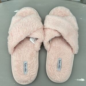 Splendid slippers